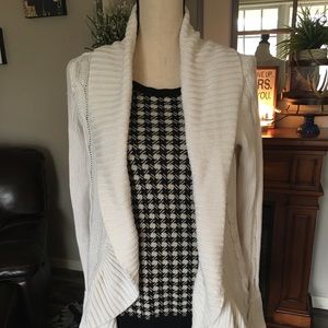 Daisy Fuentes Cream High Low Cable Knit Sweater